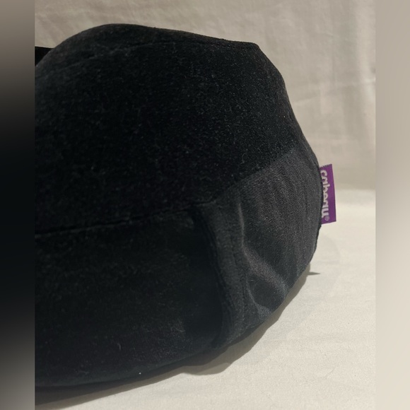 Cabeau Evolution Plus Memory Foam Travel Neck Pillow - Picture 4 of 8